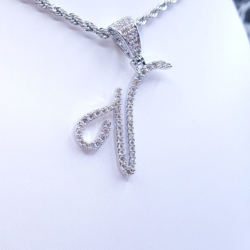 18"Rope Chain - White Finish Cursive V. Initial - image 2